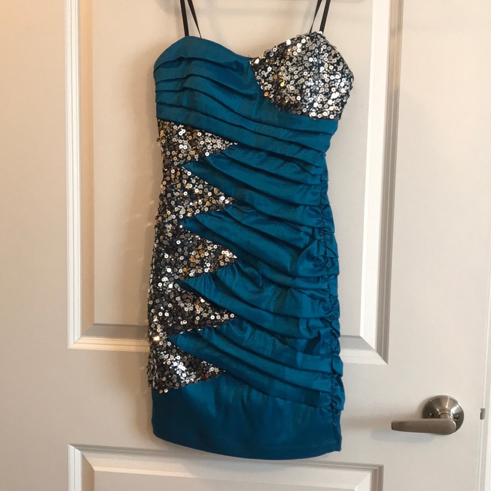 Prom/homecoming dress